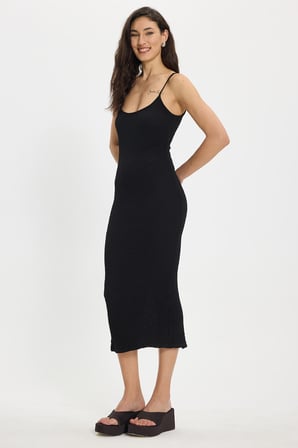Kadın Slim Fit Vücuda Oturan Askılı Likralı Midi Boy Siyah Elbise
