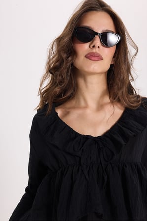 Kadın Slim Fit Dar Kesim V Yaka Fırfır Detaylı Uzun Kol Siyah Bluz 