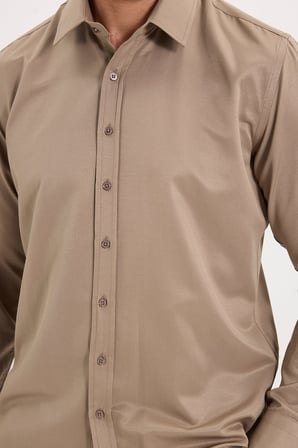 Erkek Modern Fit Dar Kesim Pamuklu Uzun Kollu Kravatlık Armürlü Bej Gömlek