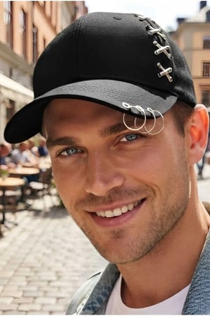 Tezzgelsin Erkek Piercing Halkalı Çapraz Metal Detaylı Özel Tasarım Baseball Cap Streetwear Şapka