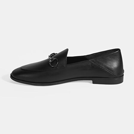 Siyah Kadın Toka Aksesuarlı Deri Loafer