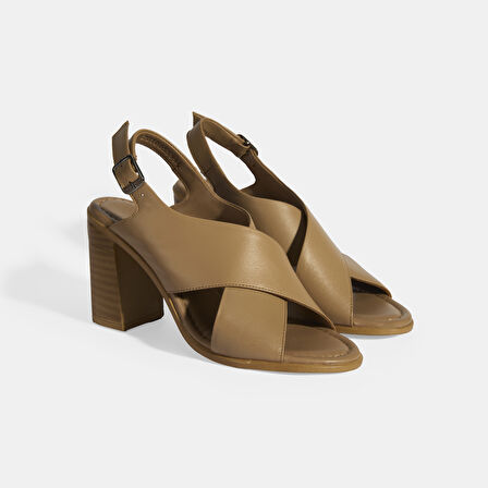 Kahve Kadın Toka Detaylı Slingback Deri Sandalet