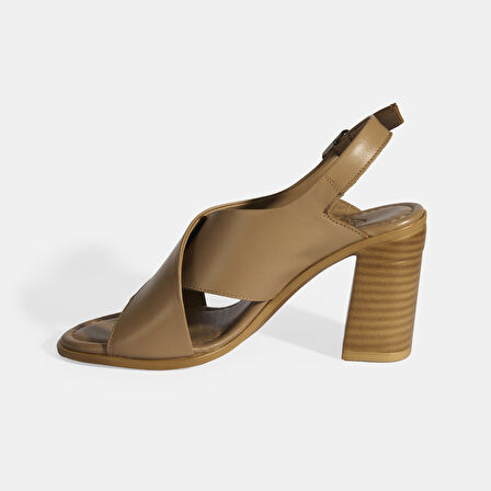 Kahve Kadın Toka Detaylı Slingback Deri Sandalet