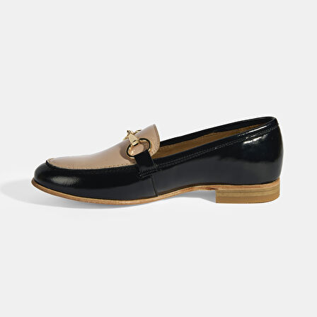 Siyah Kadın Metal Aksesuarlı Slip-On Rugan Loafer