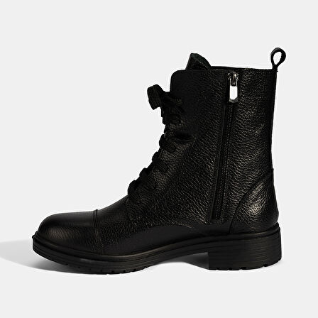 Kadın Siyah Bağcıklı Deri Postal Bot