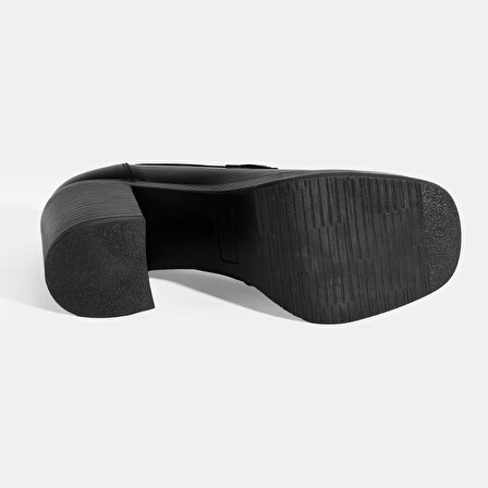 Kadın Siyah Metal Toka Detaylı Kalın Topuklu Loafer
