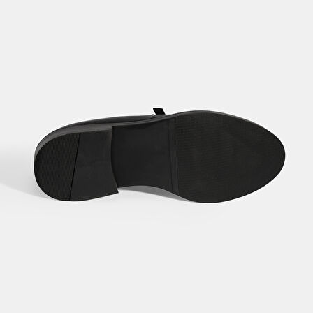 Kadın Siyah Metal Toka Detaylı Deri Loafer