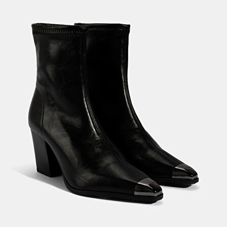 Kadın Siyah Metal Burun Detaylı Topuklu Stretch Bot