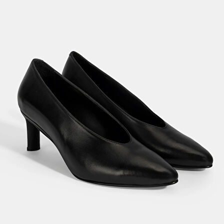Kadın Siyah Klasik Topuklu Deri Ayakkabı