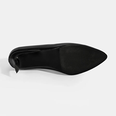 Kadın Siyah Klasik Topuklu Deri Ayakkabı