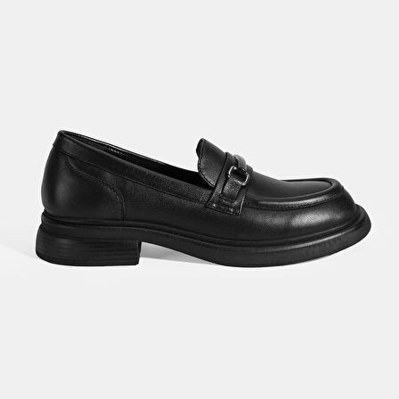 Kadın Siyah Metal Toka Detaylı Deri Loafer