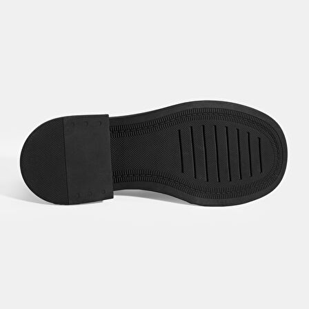 Kadın Siyah Metal Toka Detaylı Deri Loafer