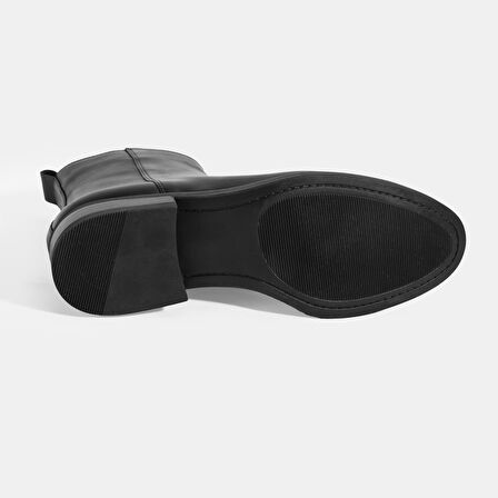 Kadın Siyah Fermuarlı Deri Bot