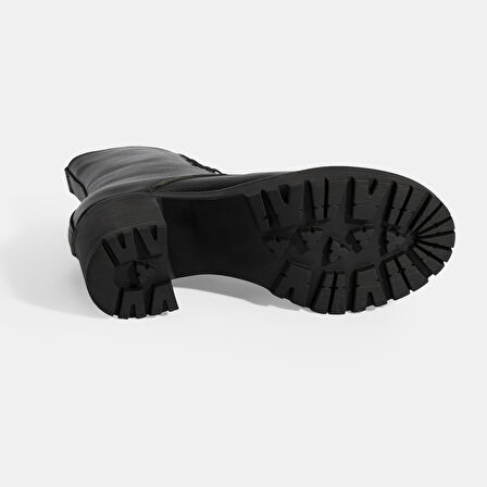 Kadın Siyah Bağcıklı Kalın Topuklu Deri Bot