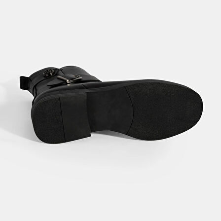 Kadın Siyah Metal Toka Detaylı Deri Bot