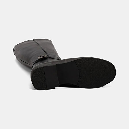 Kadın Siyah Metal Tokalı Kalın Topuklu Deri Çizme