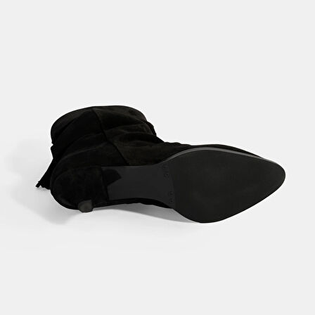 Kadın Siyah Püskül Detaylı Süet Topuklu Bot