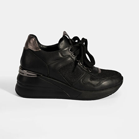 Kadın Siyah Bağcıklı Dolgu Topuklu Spor Ayakkabı