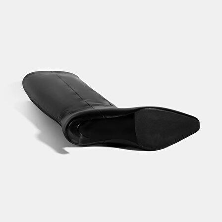 Kadın Siyah Topuklu Deri Çizme