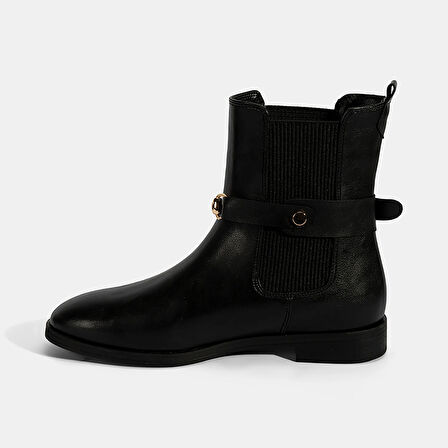 Kadın Siyah Metal Toka Aksesuarlı Bot