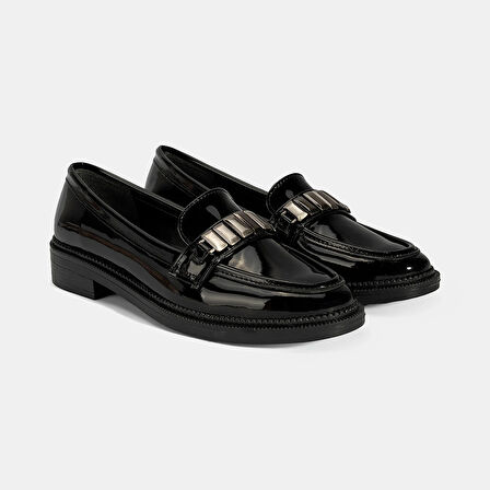 Kadın Siyah Metal Aksesuarlı Loafer