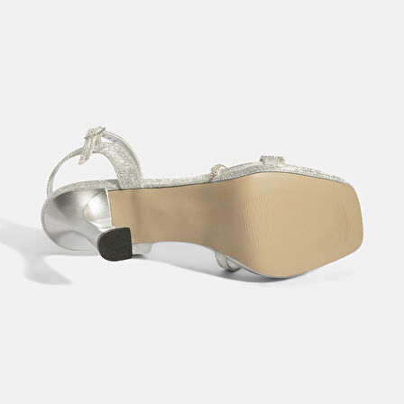 Kadın Gümüş Ayarlanabilir Tokalı Taşlı Topuklu Abiye Sandalet