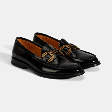Kadın Siyah Metal Toka Aksesuarlı Rugan Loafer