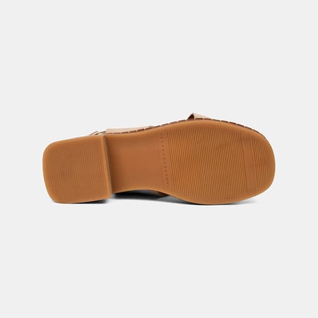 Kadın Bej Lastikli Çapraz Bantlı Süet Sandalet