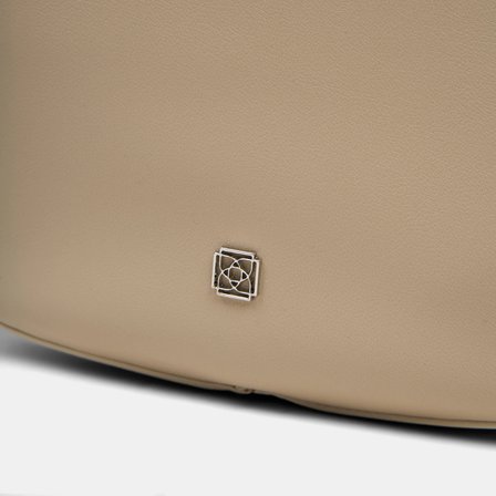 Kadın Bej Oval Formlu Omuz Çantası