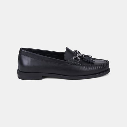 Kadın Siyah Metal Tokalı Püsküllü Deri Loafer