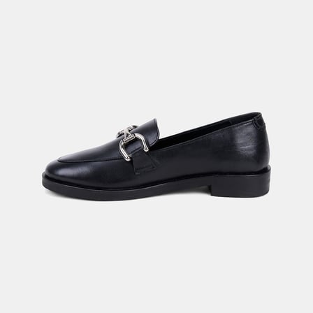 Kadın Siyah Metal Toka Aksesuarlı Deri Loafer