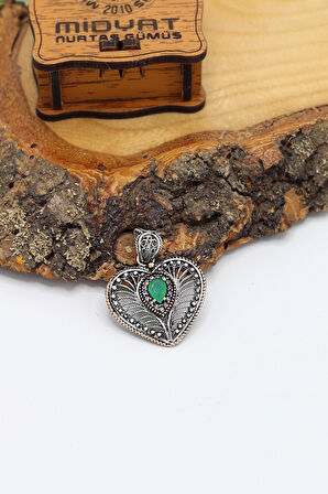 Zümrüt Taşlı Kalp Model Oksitli Telkari Gümüş Kadın Kolye 201024147