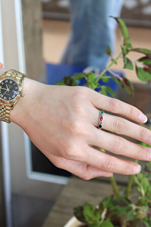 Sıra Taşlı Üç Taş Model 925 Ayar Gümüş Markazit Kadın Yüzük 201024220