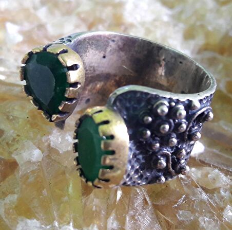 Zümrüt Taşlı Damla Model Gümüş Kadın Otantik Yüzük