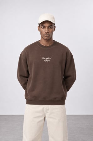 Erkek The Art Of Patch Detaylı Oversize Sweatshirt Kahve