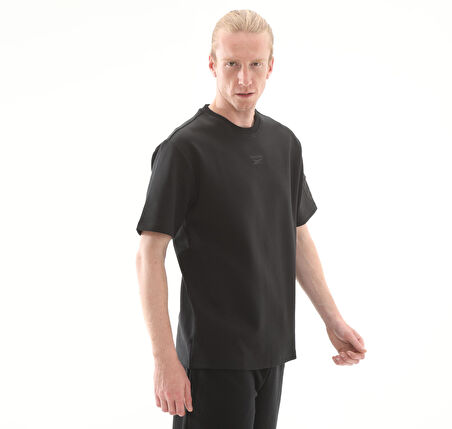 102055792-R Reebok 5M Fanco Tee Erkek T-Shirt Siyah