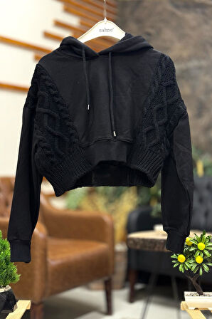 Triko Garnili Kapşonlu Kısa Sweat