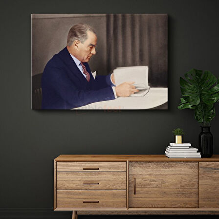 Atatürk ve Okuma Anı - Bilgi ve Kültür Kanvas Tablo