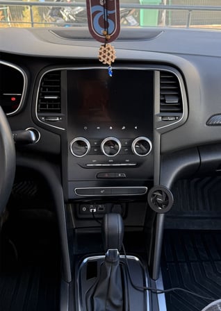 Renault Megane 4 Otomatik Vites Araç Içi Premium Telefon Tutucu - Araba Telefon Tutacağı Havalandırma Için
