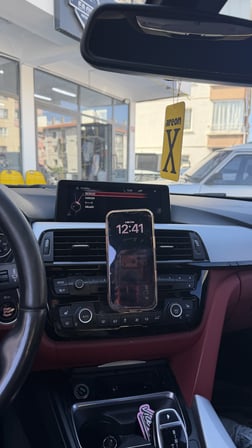 Bmw F20 uyumlu Araç Içi Premium Telefon Tutucu - Araba Telefon Tutacağı Havalandırma Için