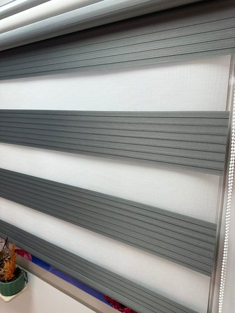 Çift Mekanizmalı Zebra Stor Perde Geniş Gri-Beyaz