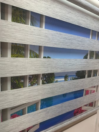 Çift Mekanizmalı Zebra Stor Perde Bambu Gri-Beyaz