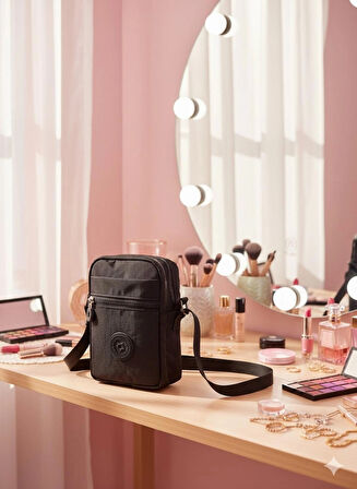 NEWİSH POLO KADIN KRİNKIL AYARLANABİLİR ASKILI CEPLİ POSTACI OMUZ ÇANTASI-SİYAH