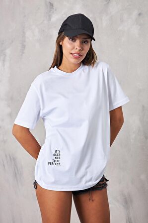 The Champ It's Okay Not To Be Perfect Yazılı Oversize Beyaz Kadın T-Shirt 