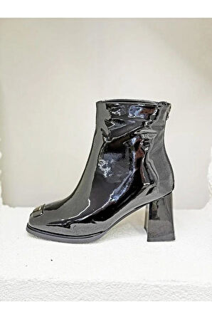 Guja 26K415-1 Rugan Özel Tasarım Arkadan Fermuarlı Topuklu Kadın Bot