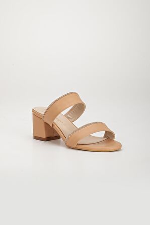 İki Bantlı Taşlı Cilt Nude Kadın Kısa Topuklu Terlik