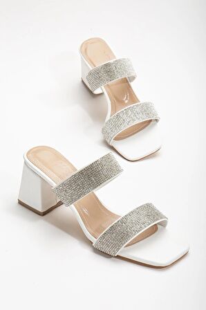 İki Kalın Taş Bantlı Beyaz Kadın Topuklu Terlik