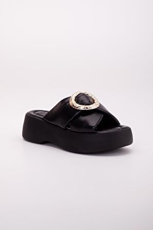 Büyük Tokalı Kalın Taban Cilt Siyah Kadın Dolgu Topuk Terlik