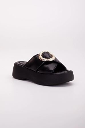 Büyük Tokalı Kalın Taban Cilt Siyah Kadın Dolgu Topuk Terlik