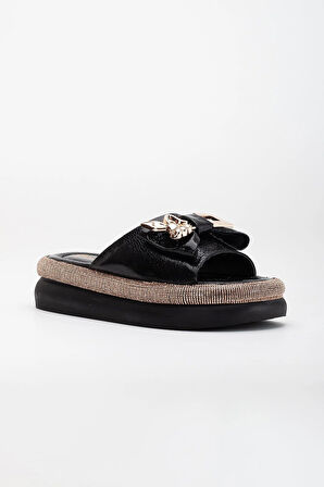 Kadın Taşlı Dolgu Topuk Terlik  Siyah Metal Tavşan Aksesuarlı 